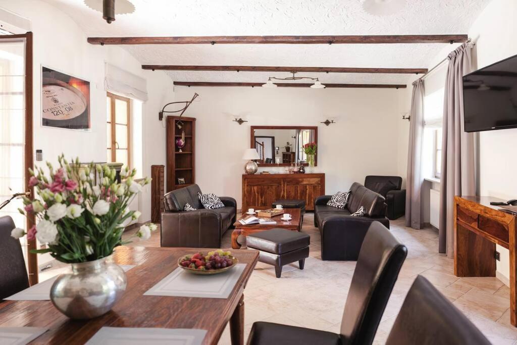 Constantia By Grape Hotel Wroclaw Bagian luar foto
